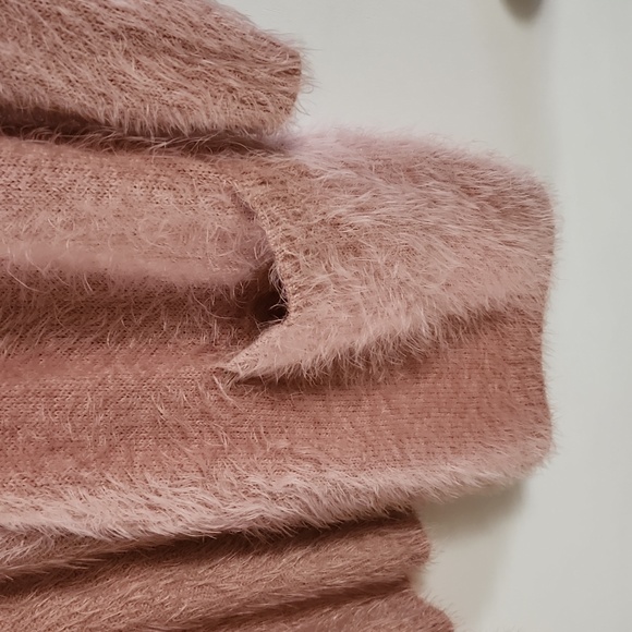 Pink fuzzy long cardigan - Picture 3 of 4